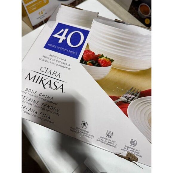 Mikasa Ciara 40-Piece Bone China Dinnerware Set - Picture 3 of 4